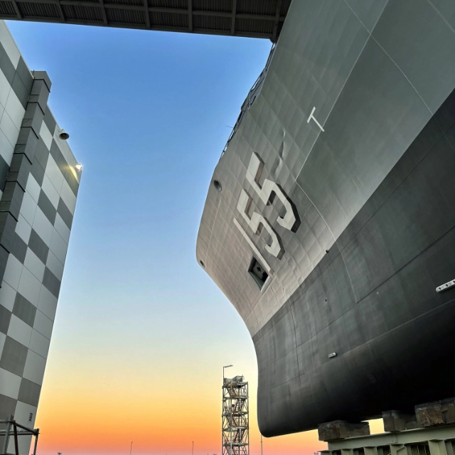 HMAS Ballarat (FFH 155) 