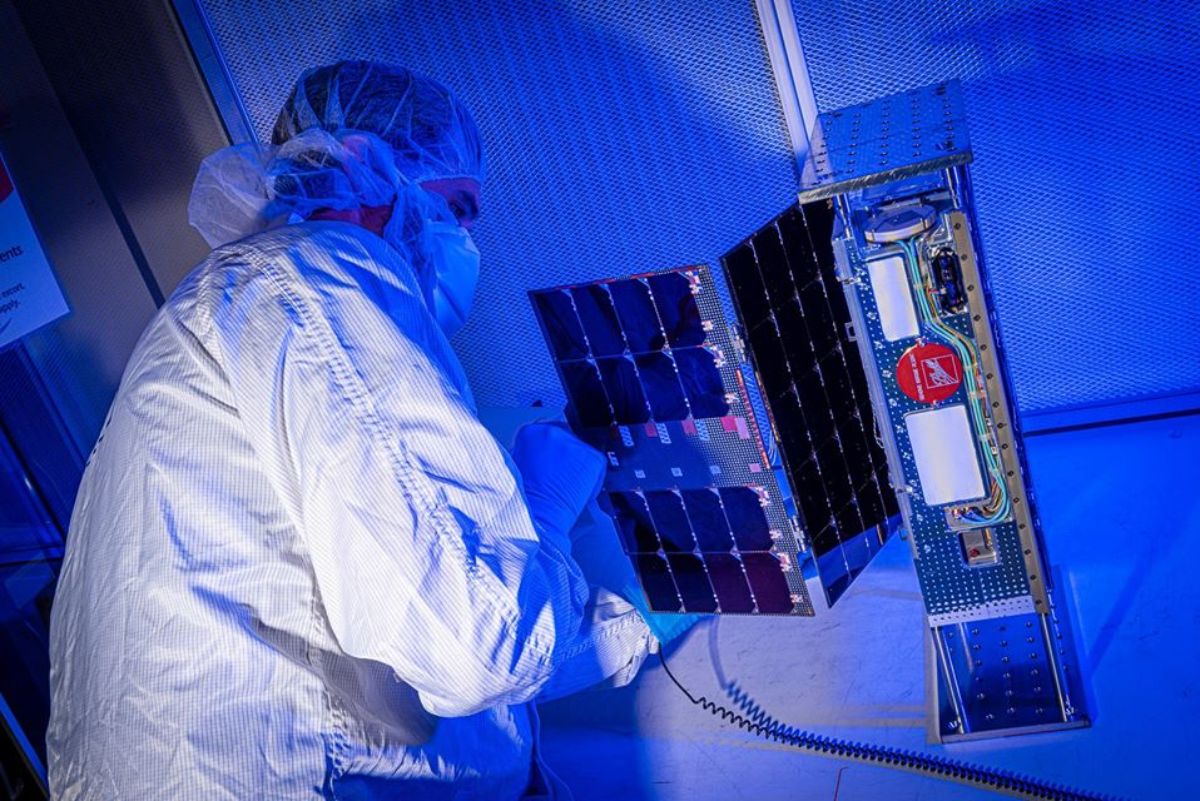 Astronomy Radiometer Compact Infrared Radiometer in Space (CIRiS)