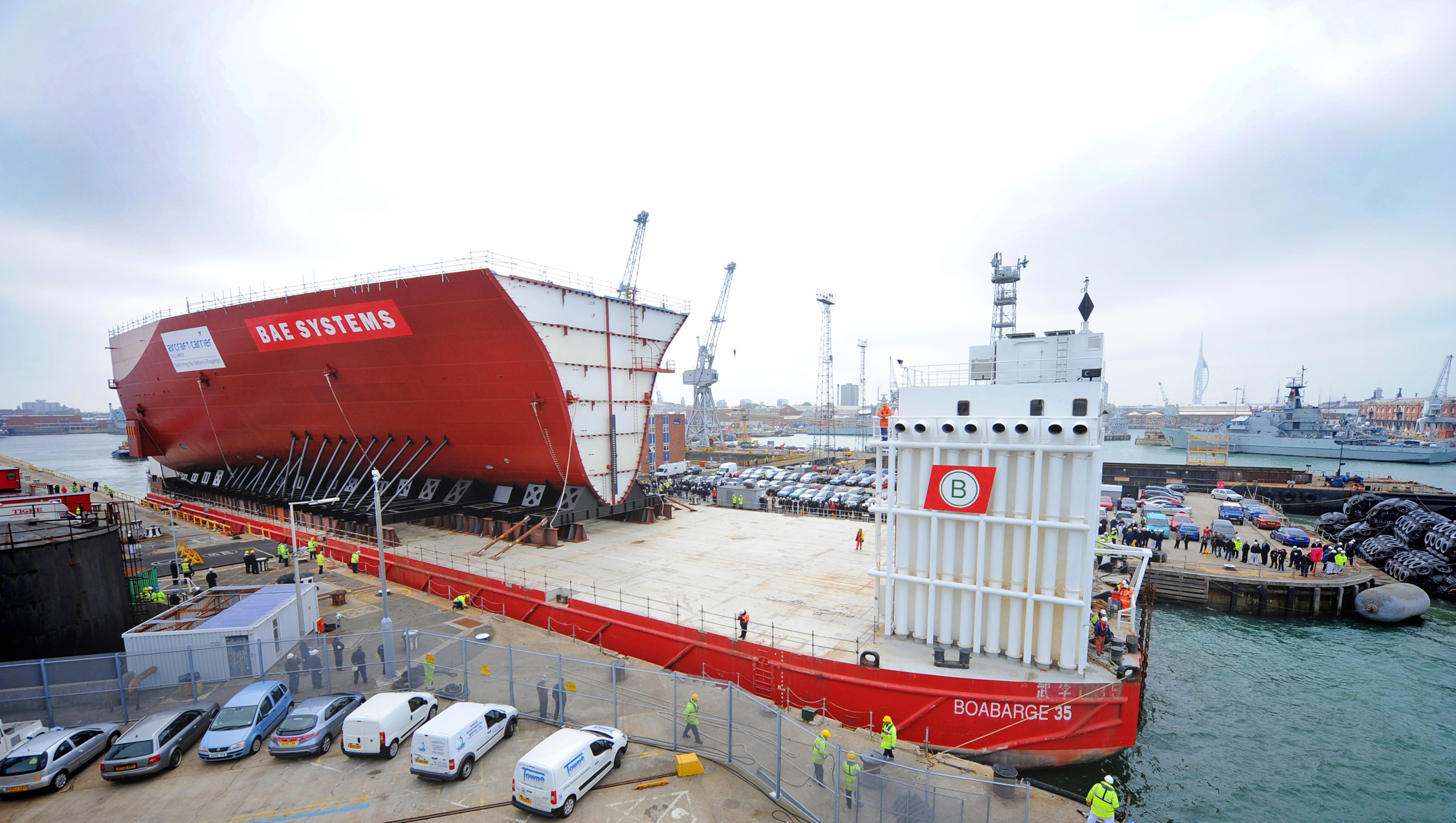 HMS Queen Elizabeth sets sail for Rosyth