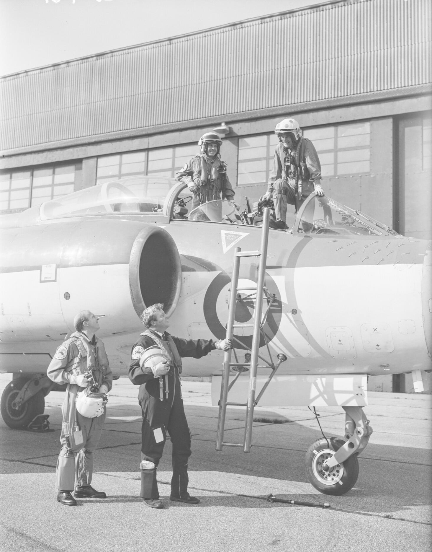 Movement of Buccaneers to RAF Driffield, pilots with aircraft, 25th September 1967.