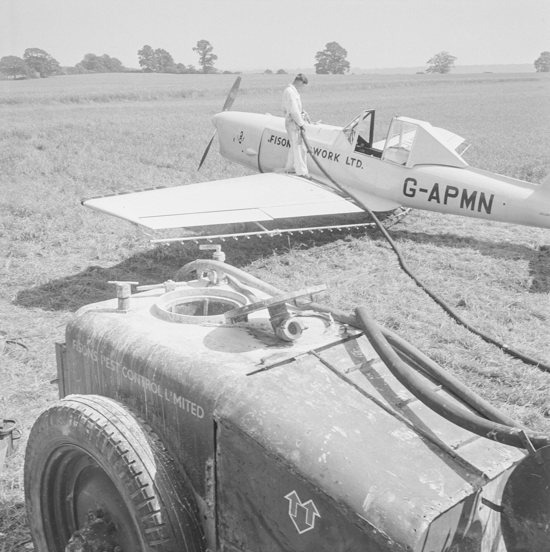 de Havilland Canada DHC-1 Chipmunk Mk.23 - crop-spraying variant, c. 1960.