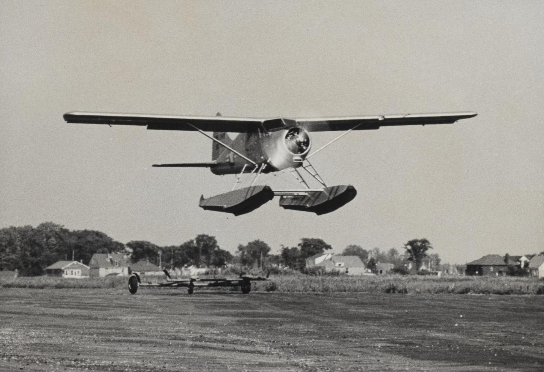 A de Havilland DHC-2 Beaver of the US Army perfomring a 'dolly' take-off at Downsview, Toronto, 31st May 1951.