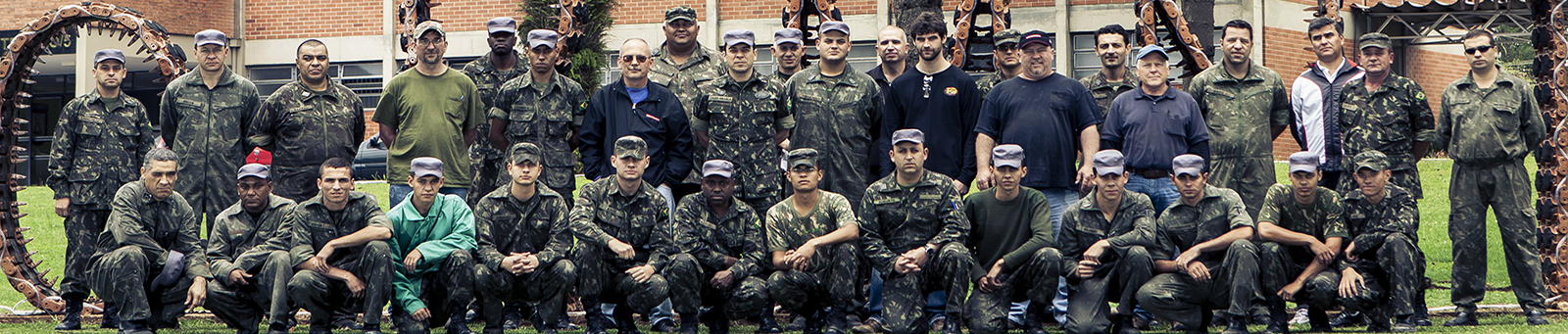 M113 team photo banner