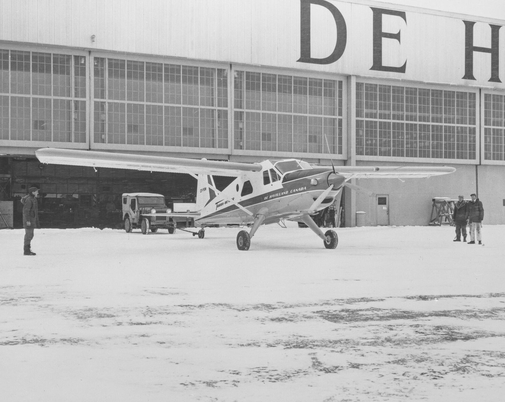 de Havilland Canada DHC-2T Turbo Beaver outside de Havilland Aircraft factory, Canada, 1966.