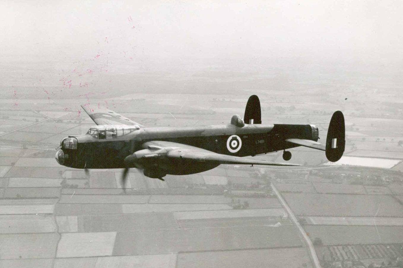 Avro 679 Manchester Mk IA - L7486 air to air with twin fins.