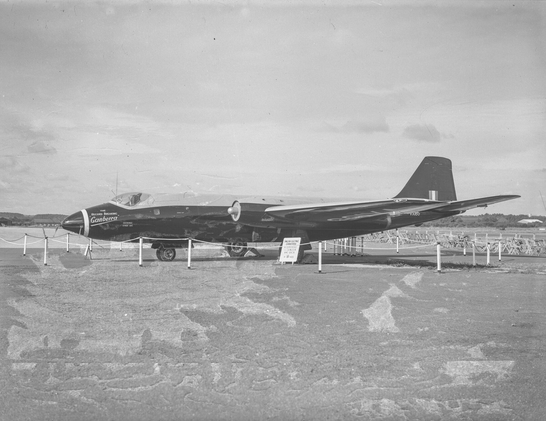 Record breaking English Electric Canberra at Farnborough Air Show, September 1952.