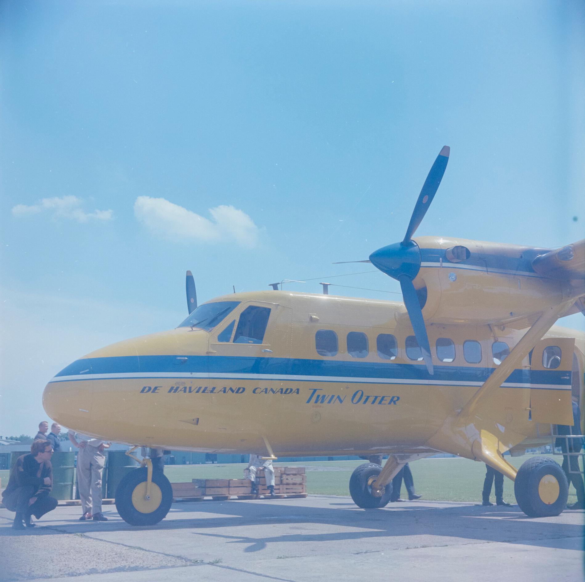 de Havilland Canada DHC-6 Twin Otter, CF-UCD at Hatfield, 30th June 1966.