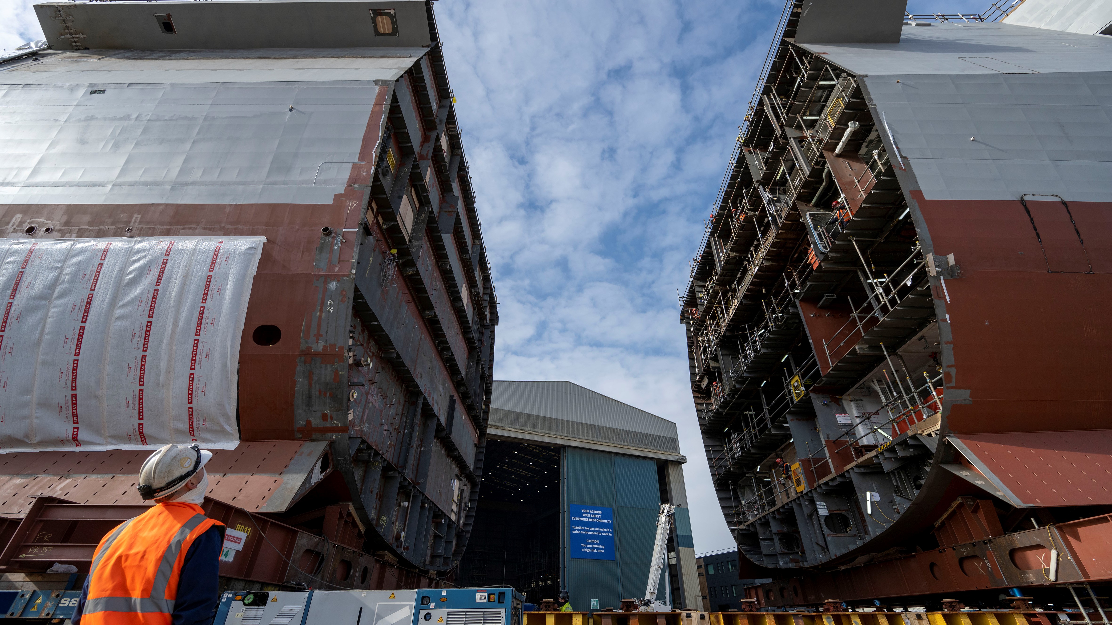 HMS GLASGOW - blocks join together