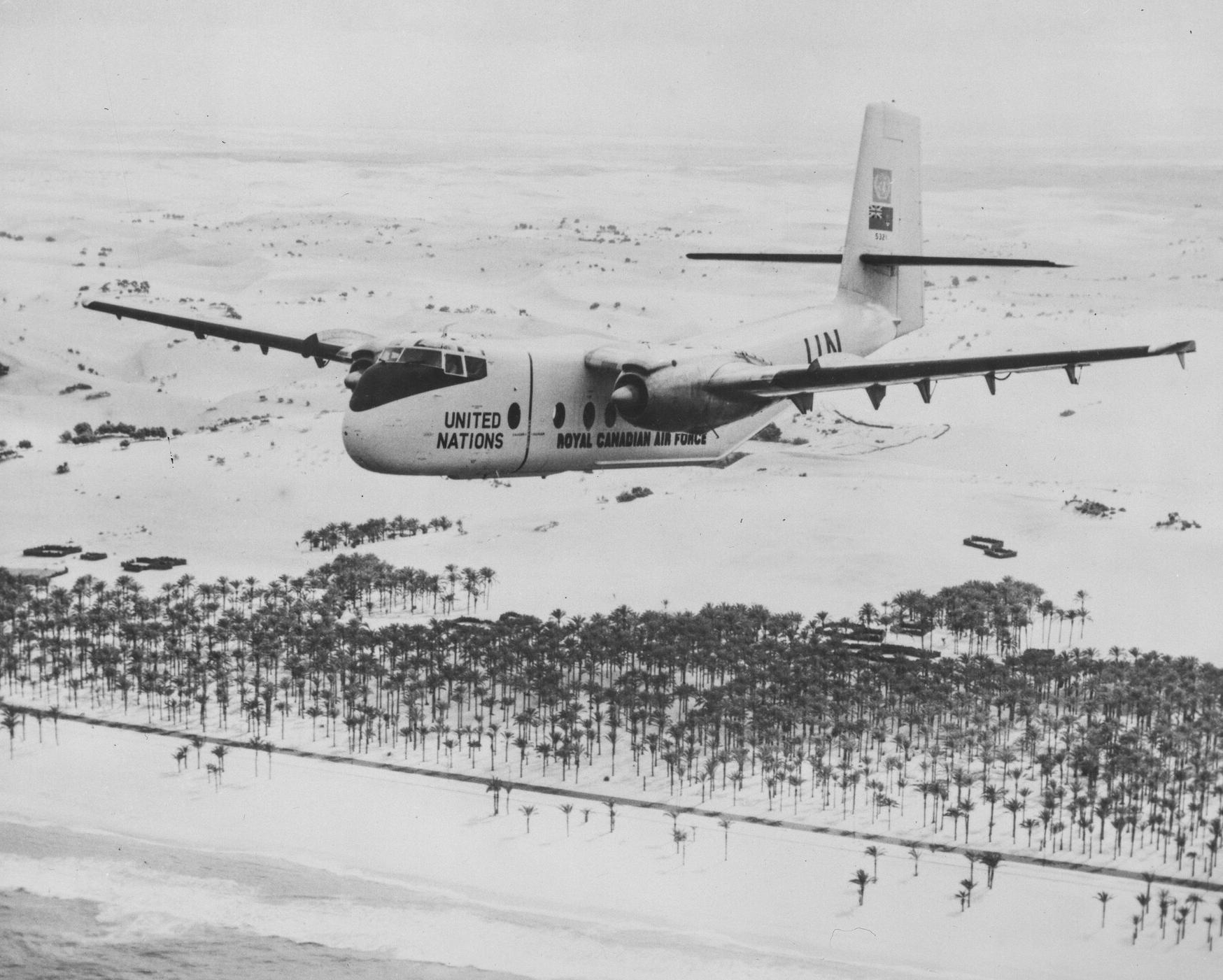 Royal Canadian Air Force de Havilland Canada DHC-4 Caribou Mk 1A (s/n 5321), operating in UN Colours, c. 1960.