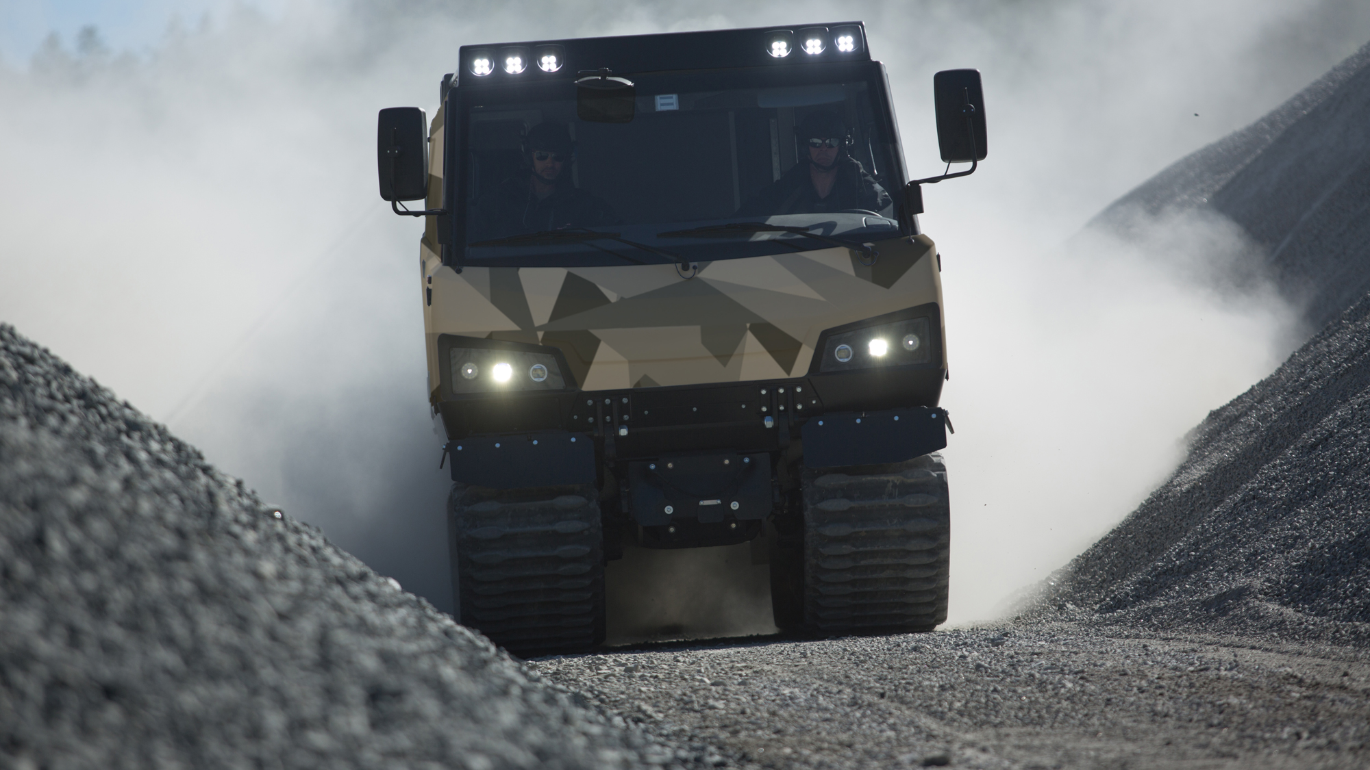 BvS10 Beowulf on land