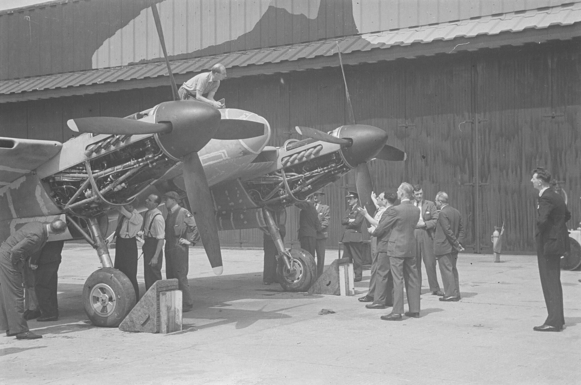 Engine runs on the de Havilland DH.103 Hornet prototype (RR915) at Hatfield, 20th July 1944.