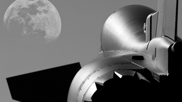 How the moon affects typhoon construction