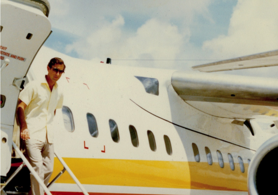 HRH Prince Charles disembarking from HS146