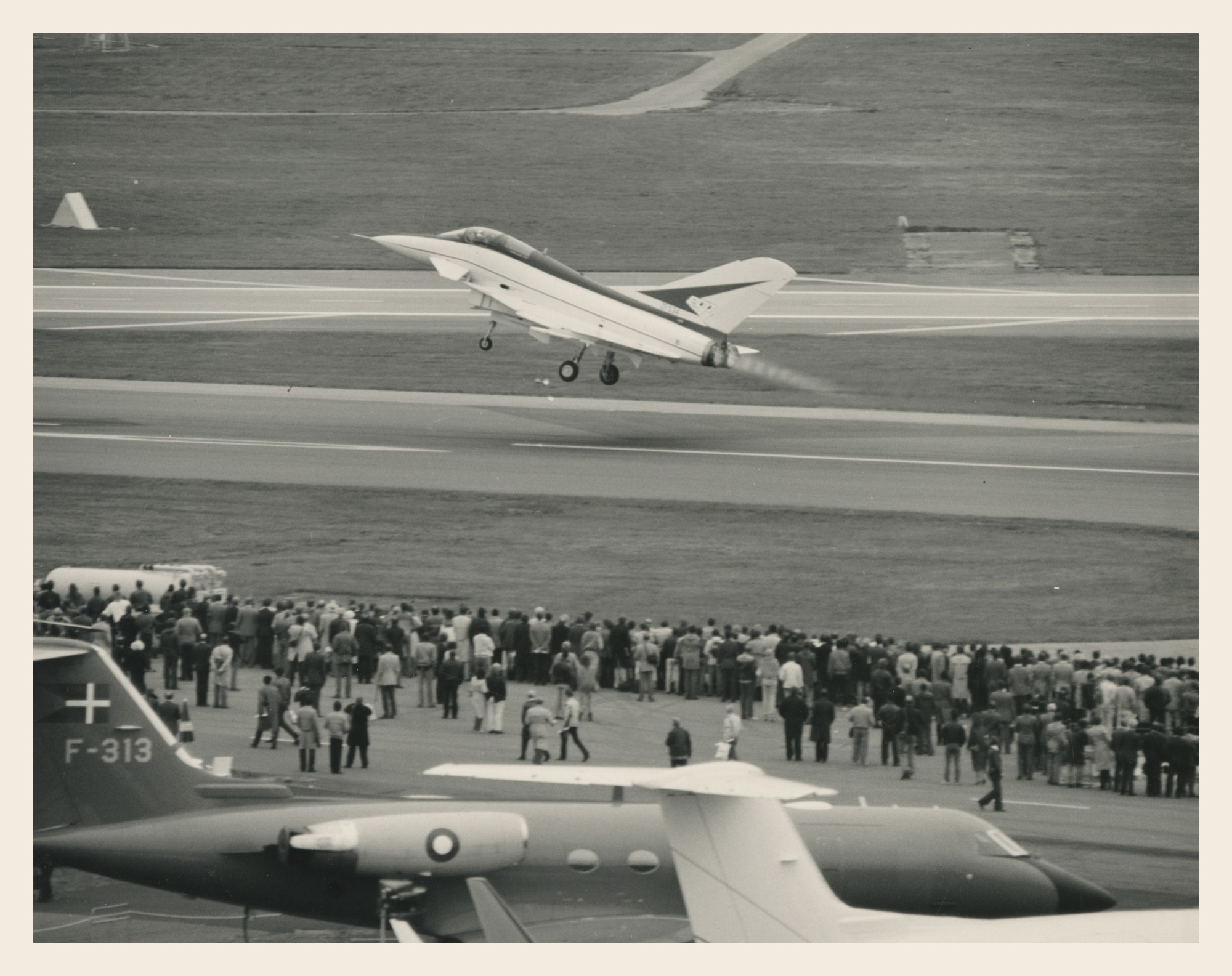 EAP taking off for first public display at the 1986 Farnborough International Air Show