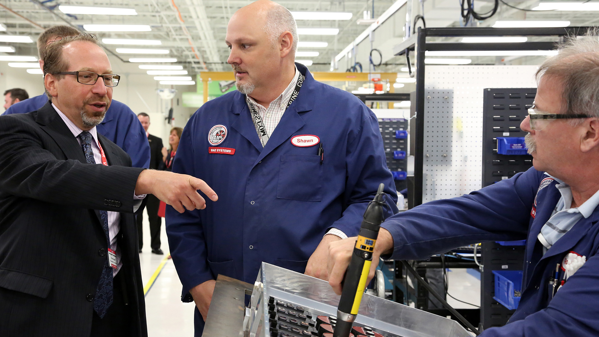 Rogoff views the fuel cell bus during his tour of BAE Systems on Sept. 5