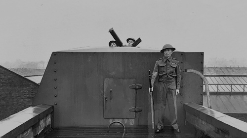 Anti-aircraft gun, factory roof - Yarrows shipyard, Scotstoun, c.1940