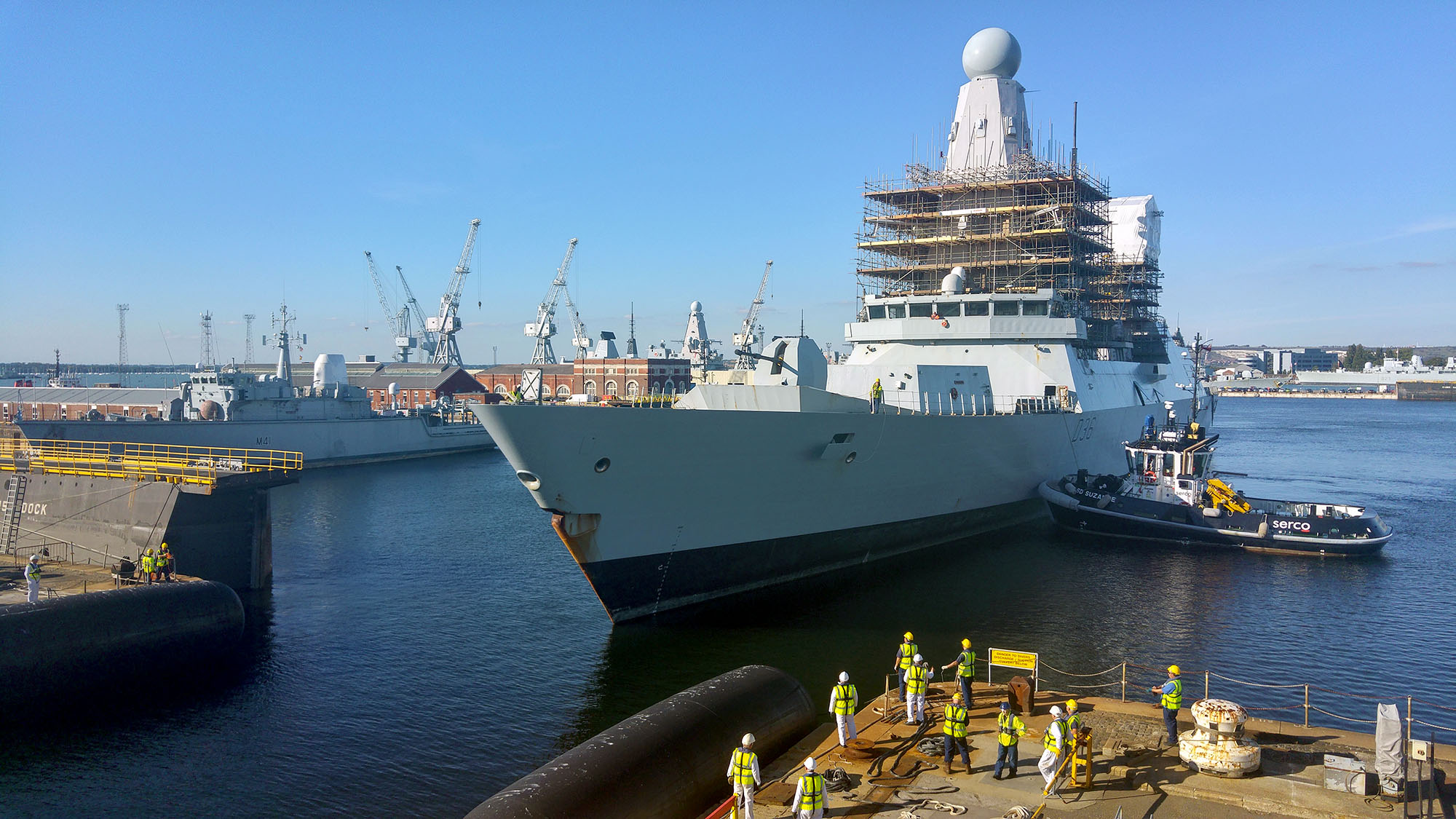 Fleet management MM image - Defender entering dock