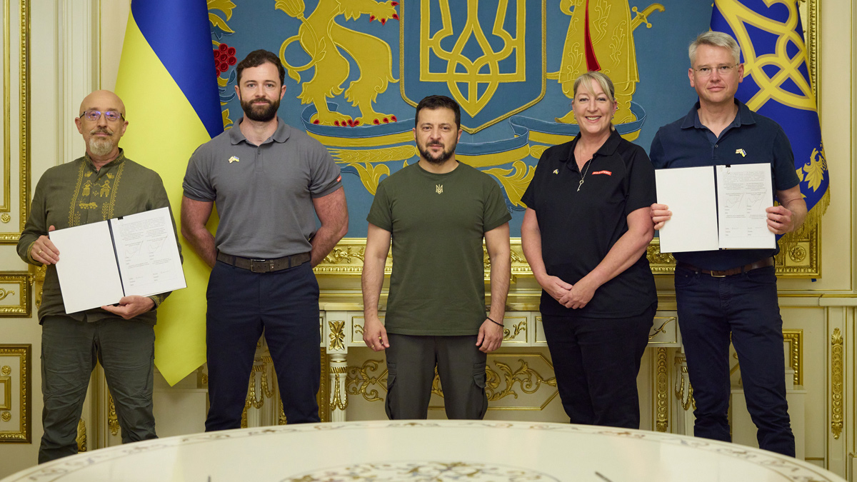 L-R: Oleksii Reznikov, Christian Seear, President Zelenskyy, Gabby Costigan and Charles Woodburn
