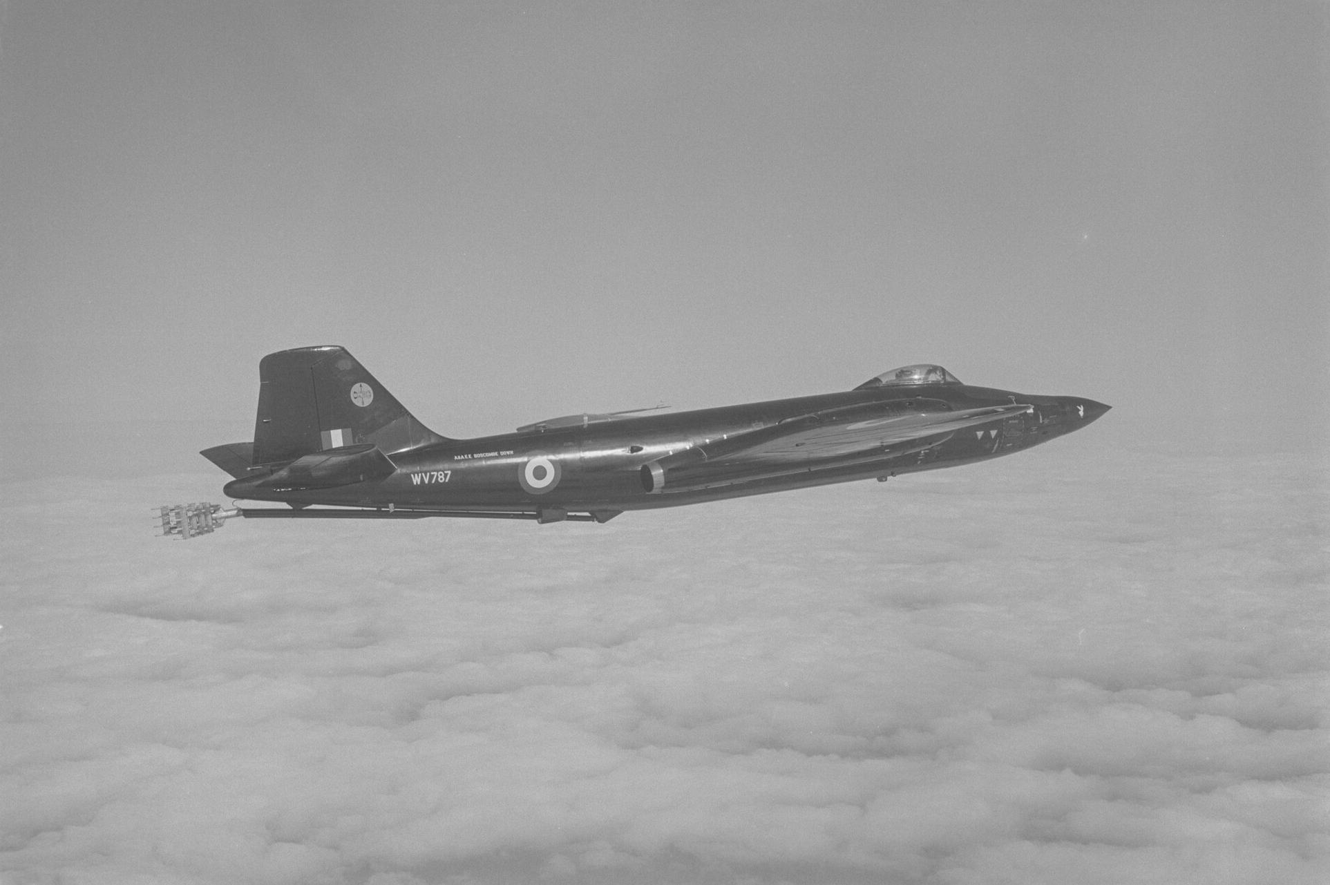 English Electric Canberra (WV787) participating in icing trials for the BAe146, 26th March 1982.