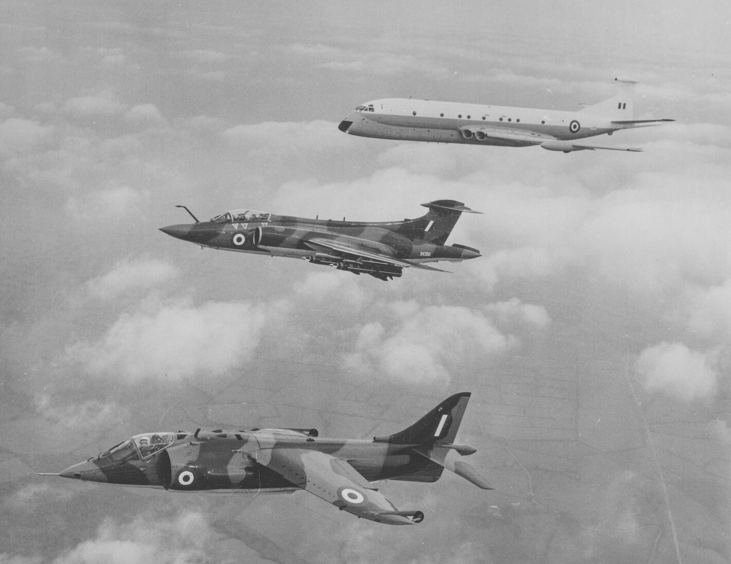 Nimrod - Buccaneer - Harrier: air to air, 1969.