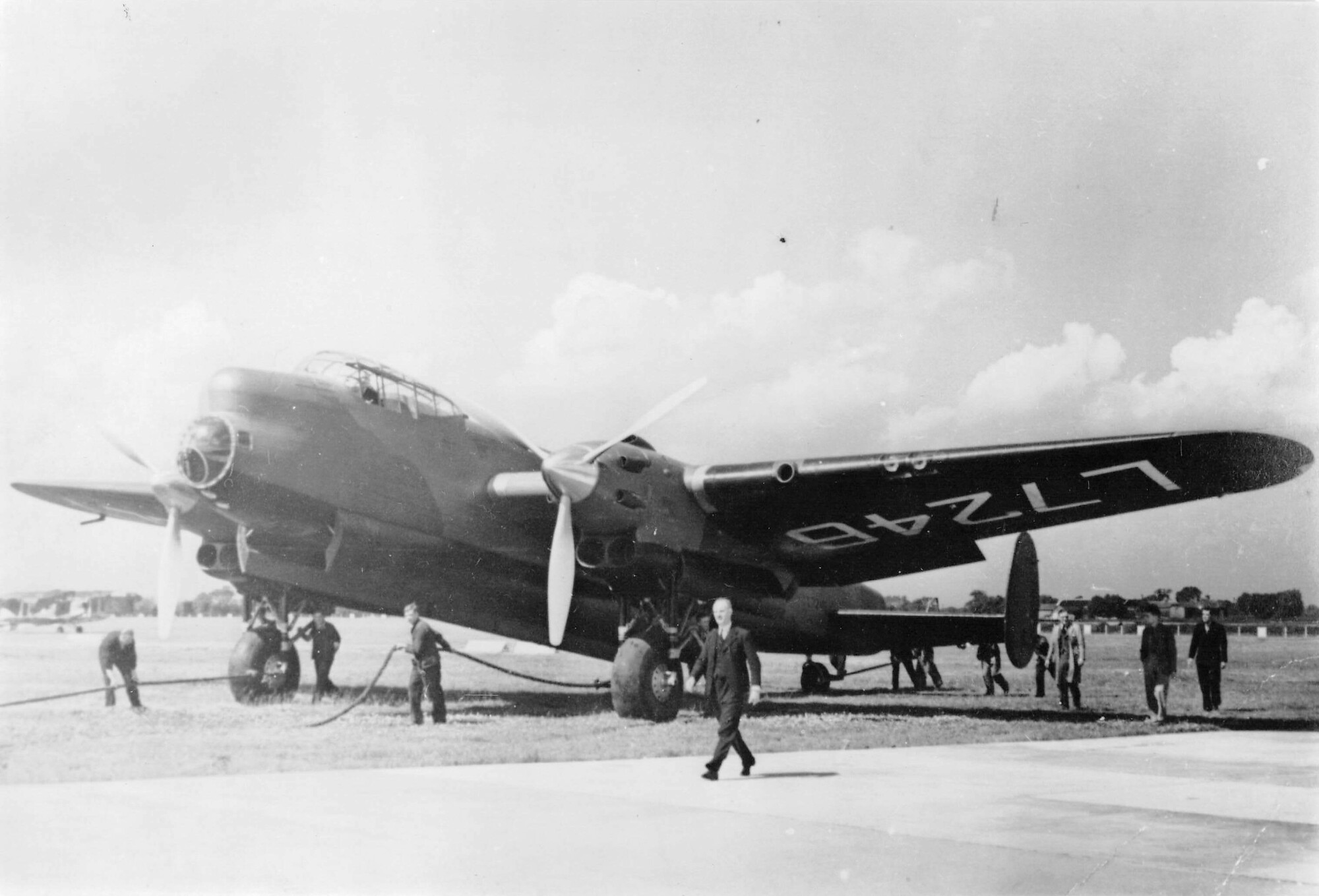 Avro 679 Manchester - L7246 1st prototype with Rolls-Royce Vulture engines, 1939.