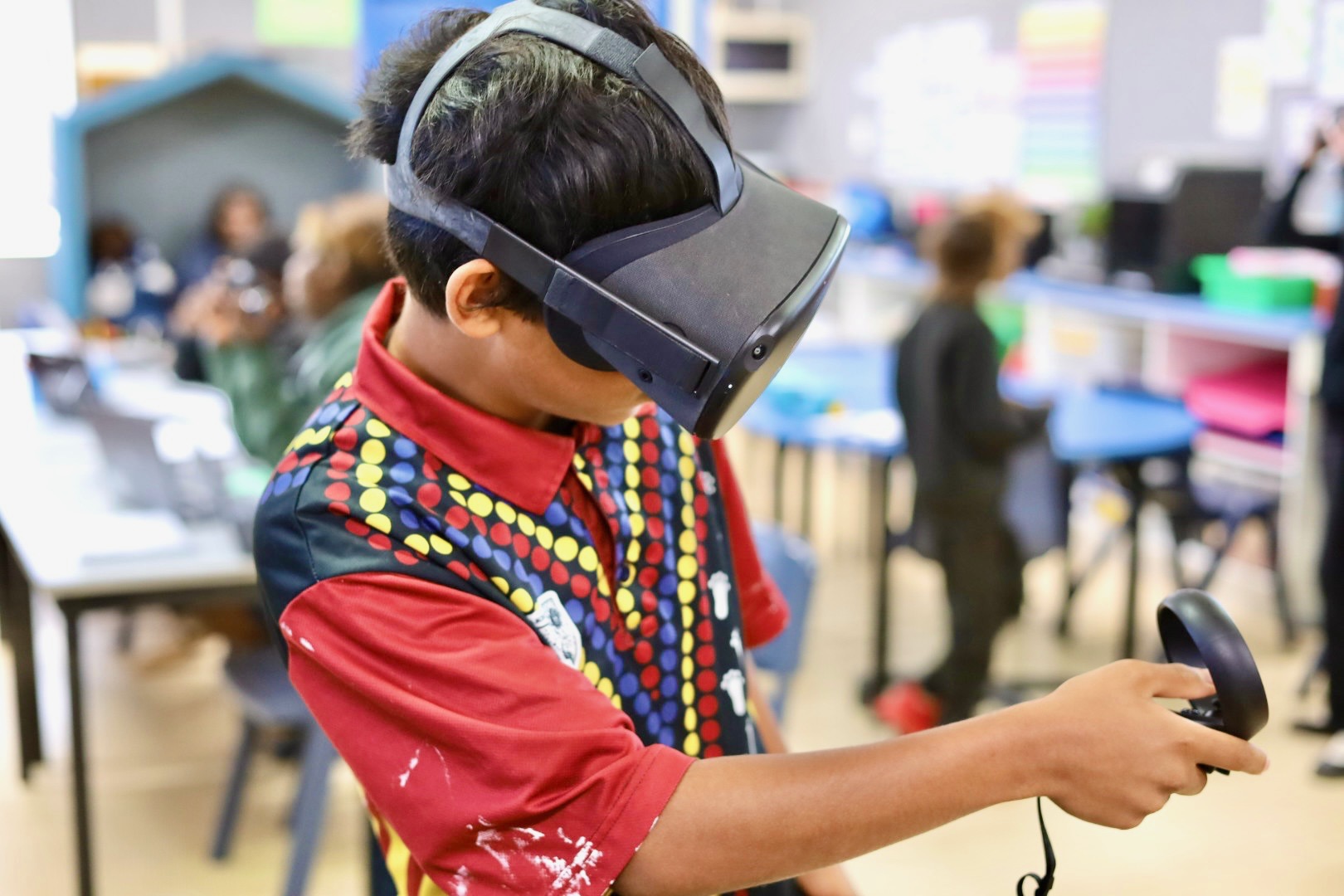 Child learning through the Beacon First Nations STEM education program across remote Northern Territory