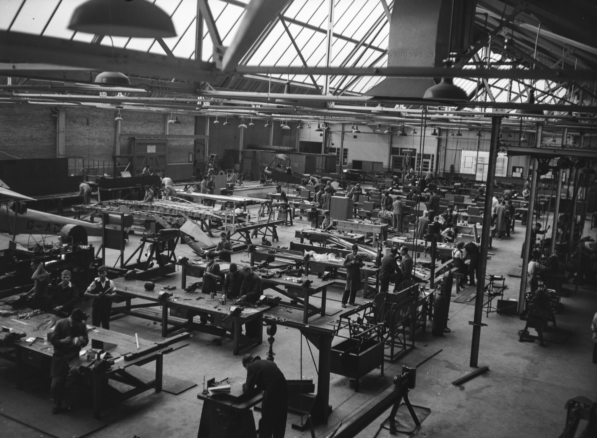 de Havilland DH.82 Tiger Moth production at Hatfield, 4th October 1938.
