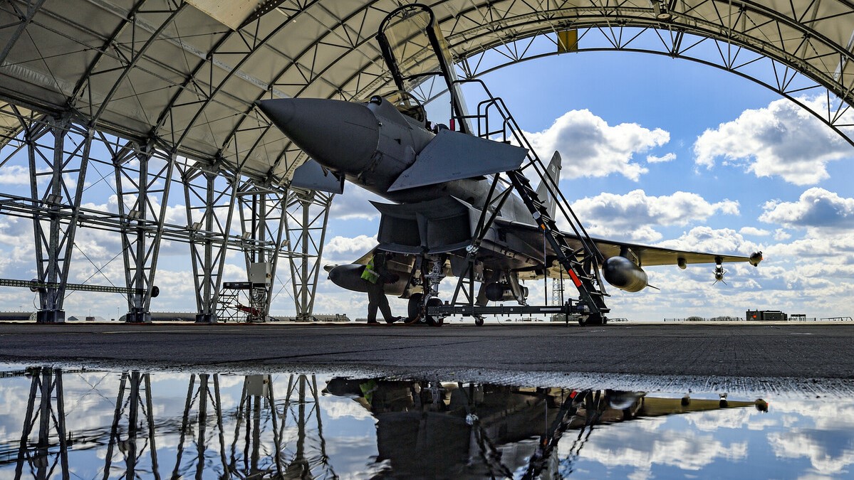 Image of Eurofighter Typhoon with reflection in water