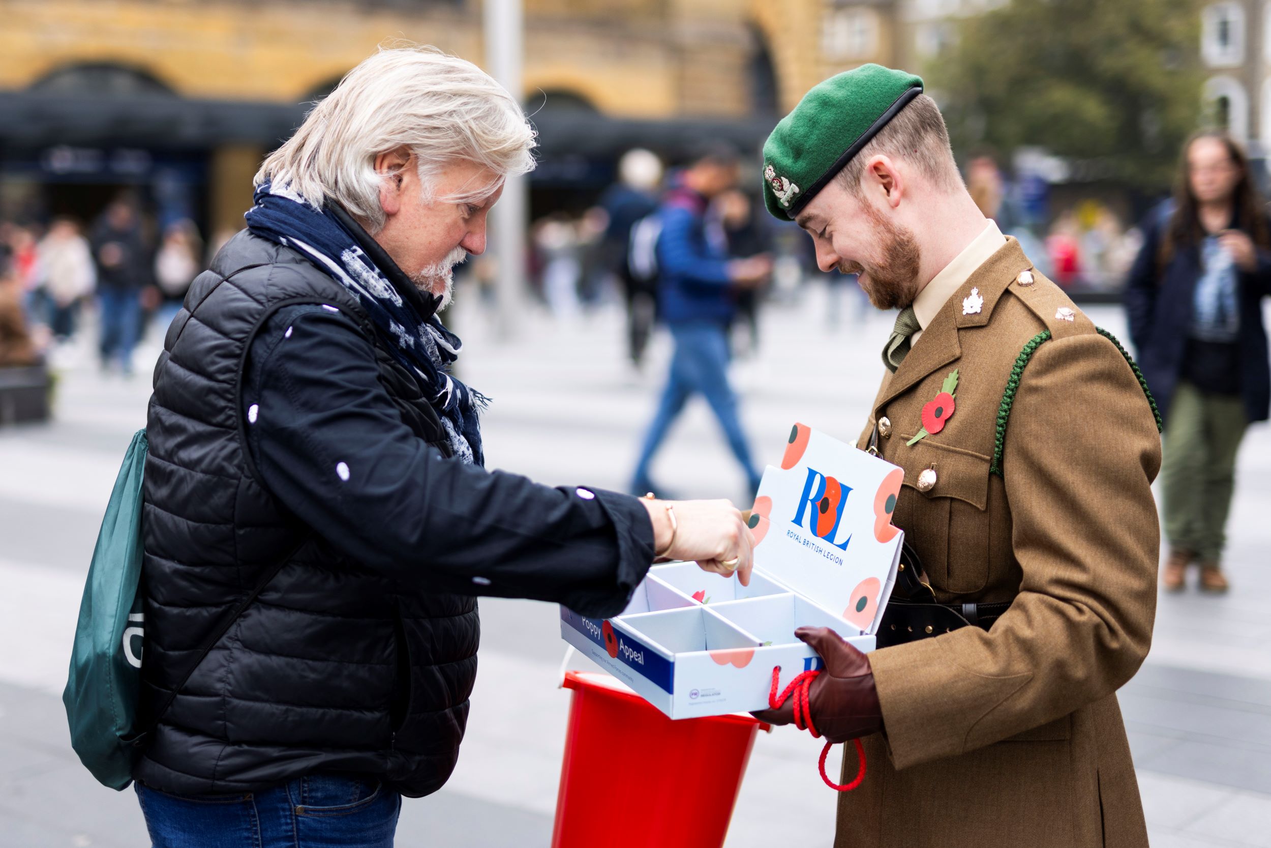 London Poppy Day volunteering