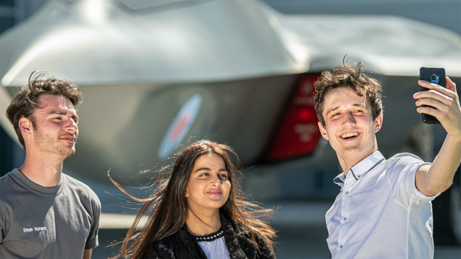 Image of BAE Systems employees with Tempest concept