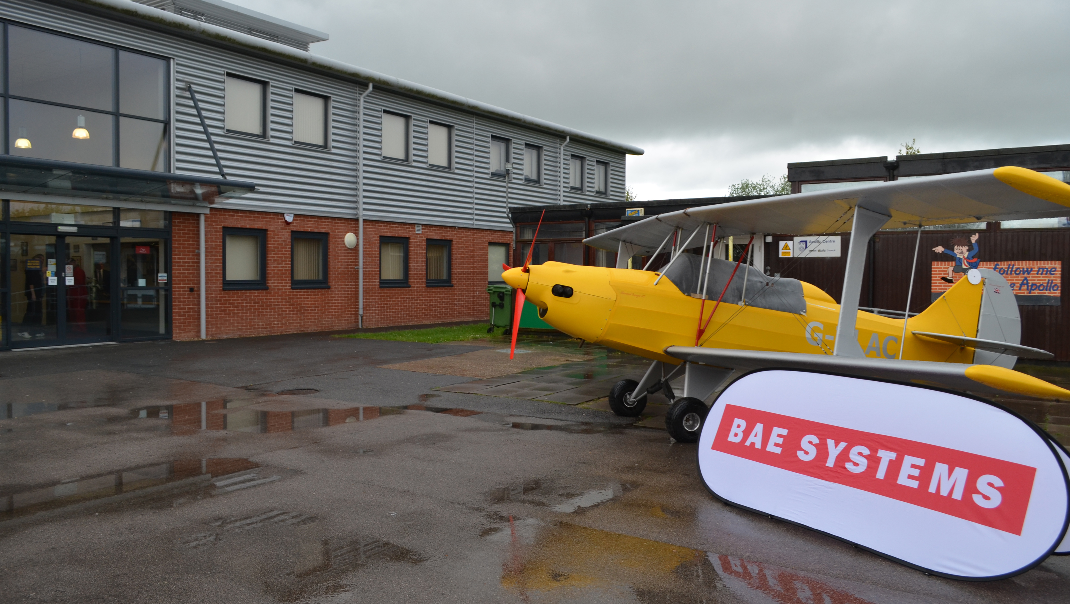 Schools to build aircraft