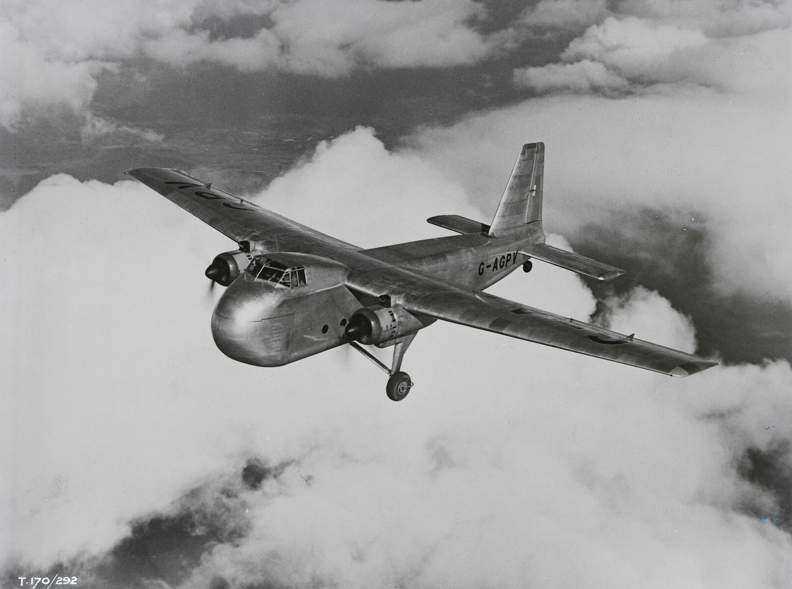 Bristol 170 Freighter MkI - G-AGPV. Air to air. Ref PH1_T170_292.