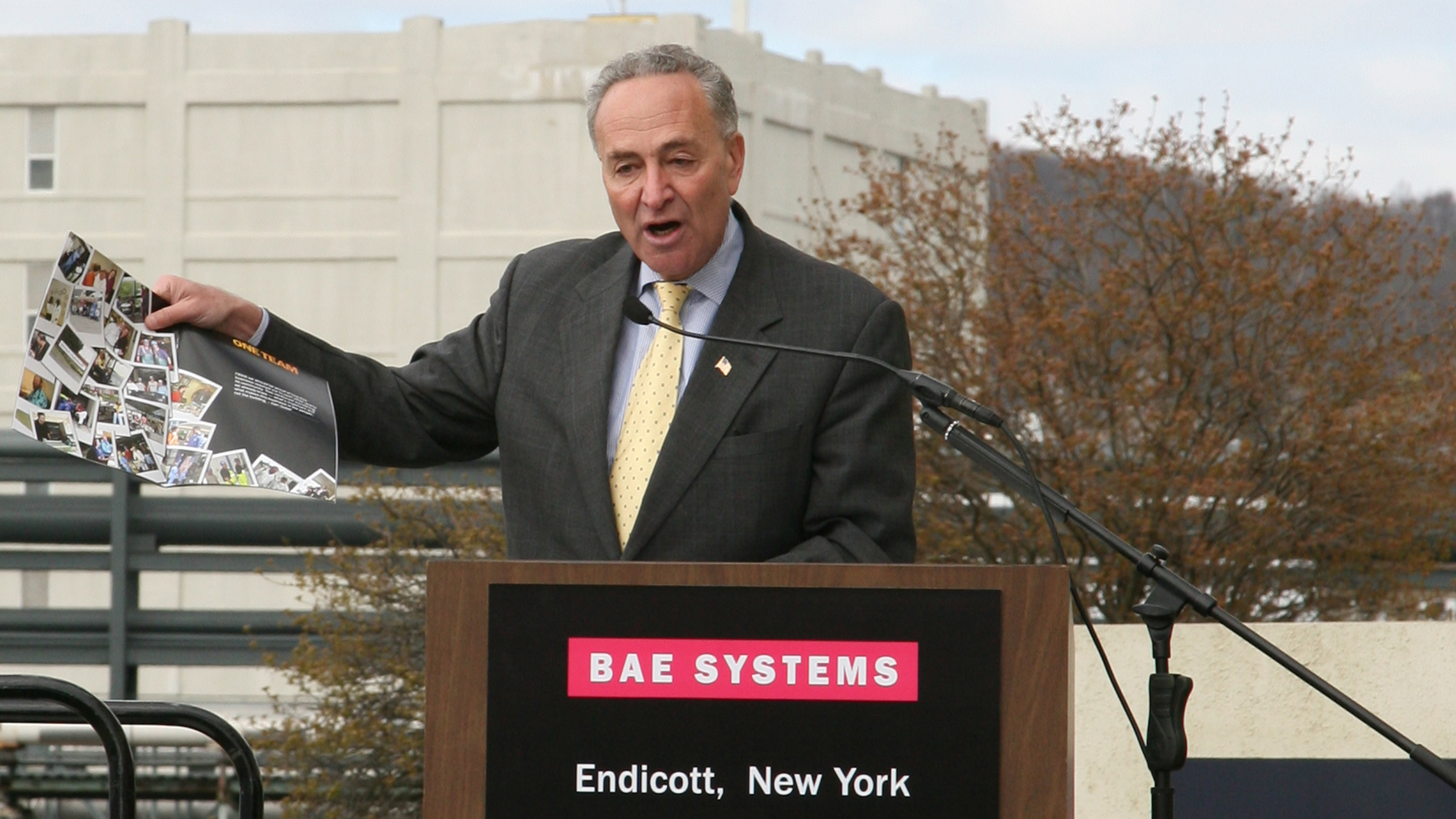 Senator Schumer praises workforce for their efforts in the flood recovery.