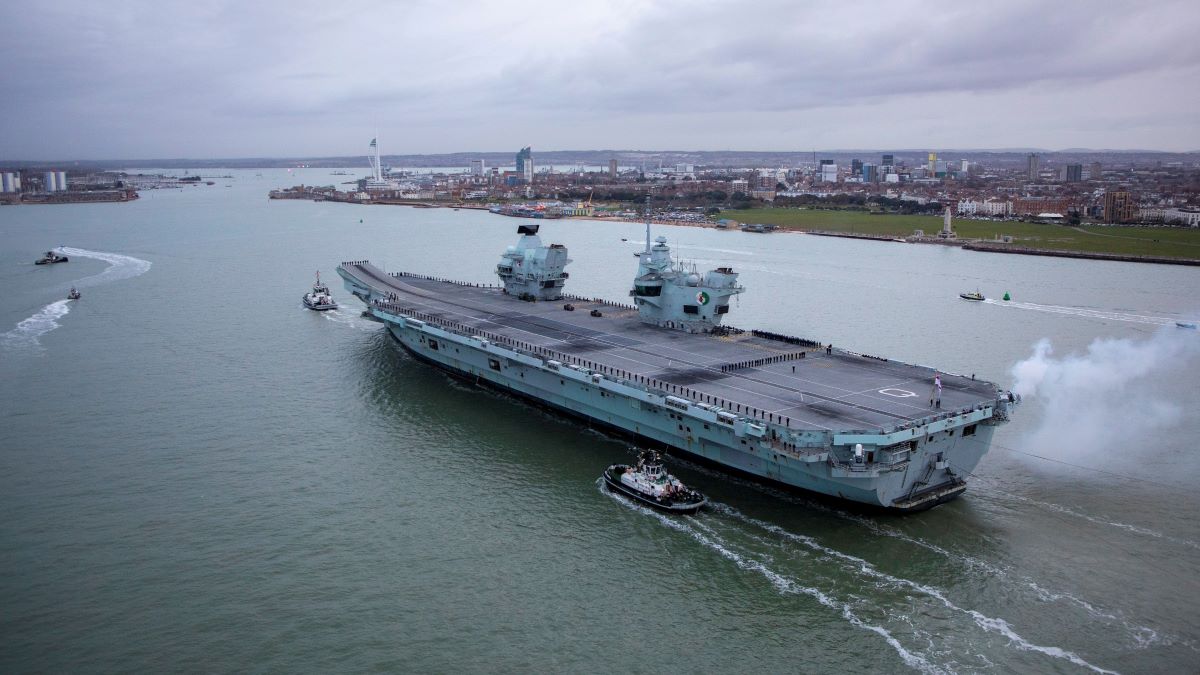 Image - HMS Queen Elizabeth returning to Portsmouth Harbour. © Crown copyright 2013