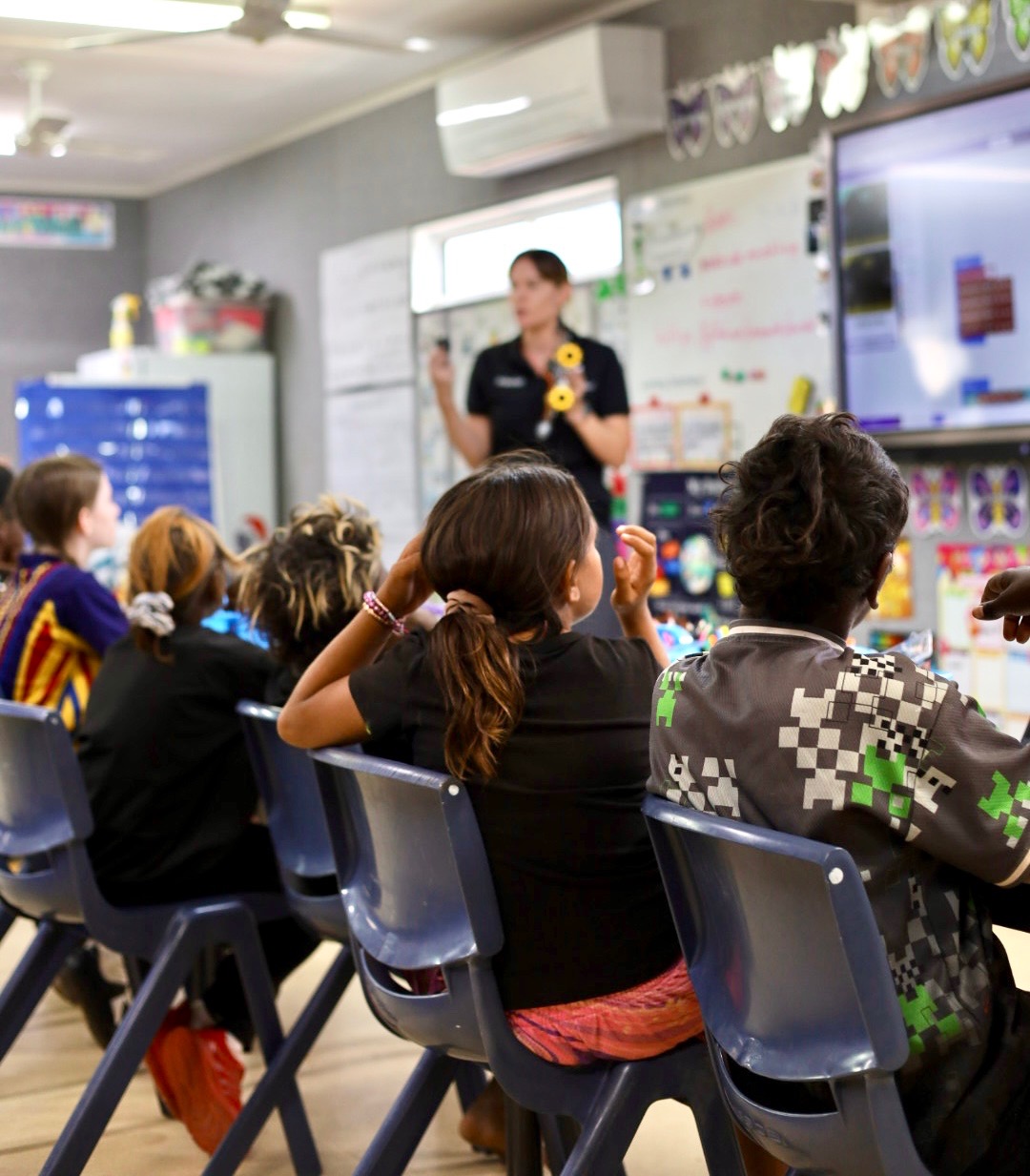 Children in remote Northern Territory learning through the Beacon First Nations STEM education program 