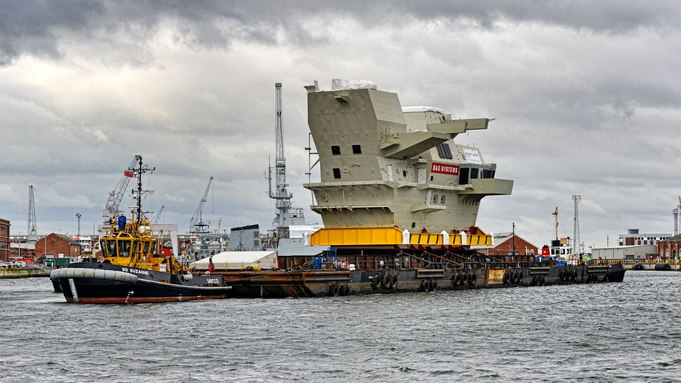 HMS Queen Elizabeth bridge sets sail