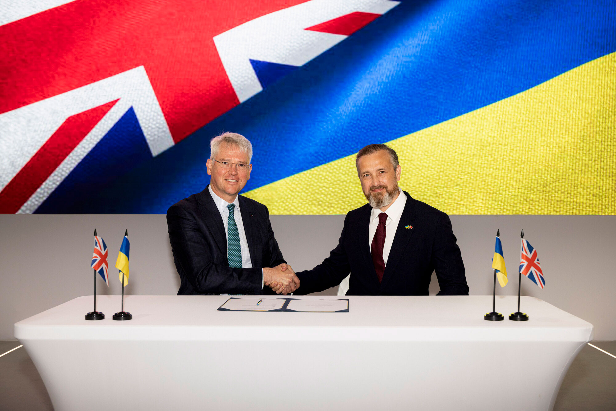 BAE Systems signs Light Gun license agreement with strategic defence partner in Ukraine