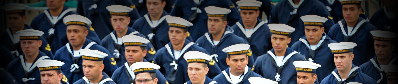 Brazilian Navy crew of ARAGUARI