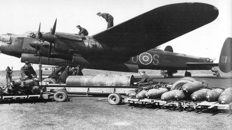 Atlas planes bombers & handed sky-avro lancaster-admiral prune 