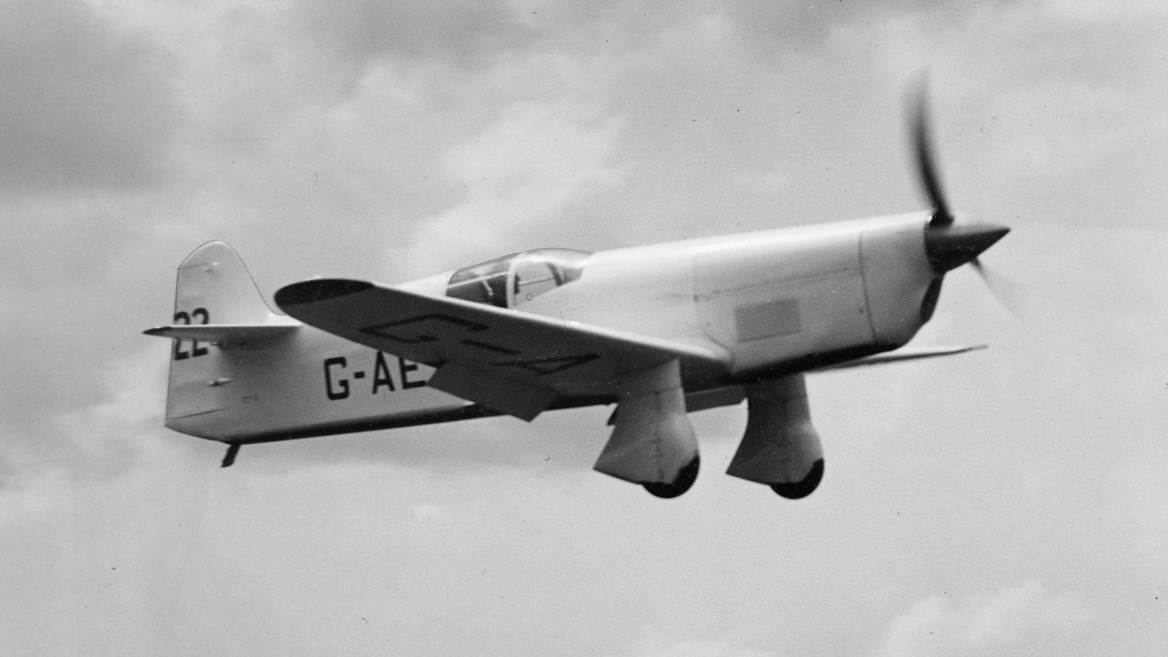 Percival Mew Gull G-AEXF in pre-war racing trim Percival Mew Gull G-AEXF in pre-war racing trim
