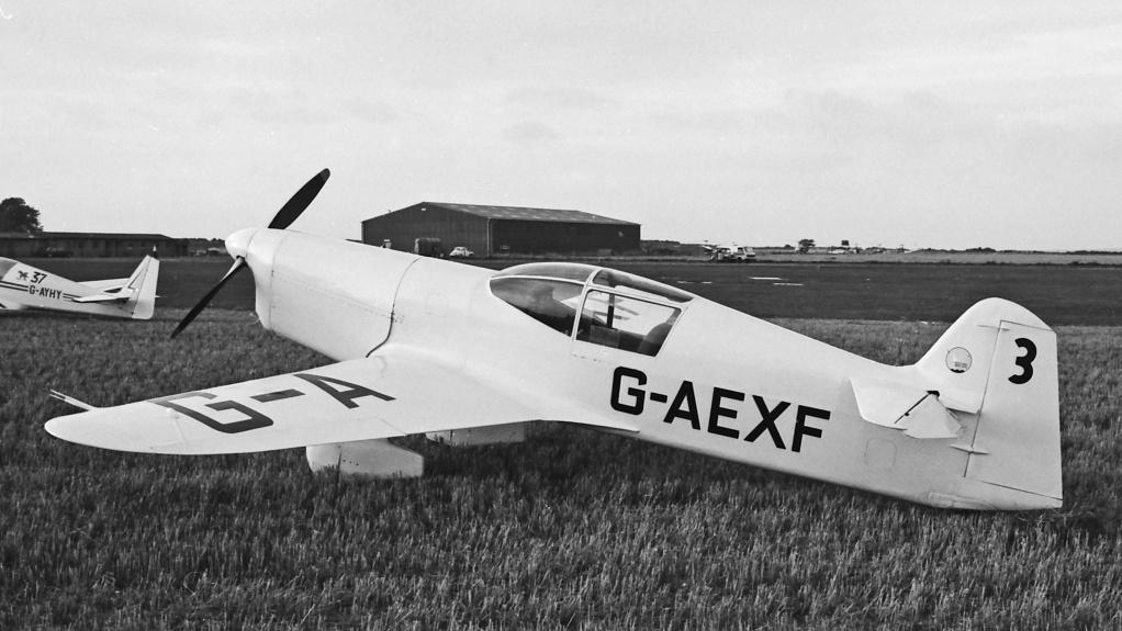 Percival Mew Gull G-AEXF in 1986 at Thruxton Percival Mew Gull G-AEXF in 1986 at Thruxton