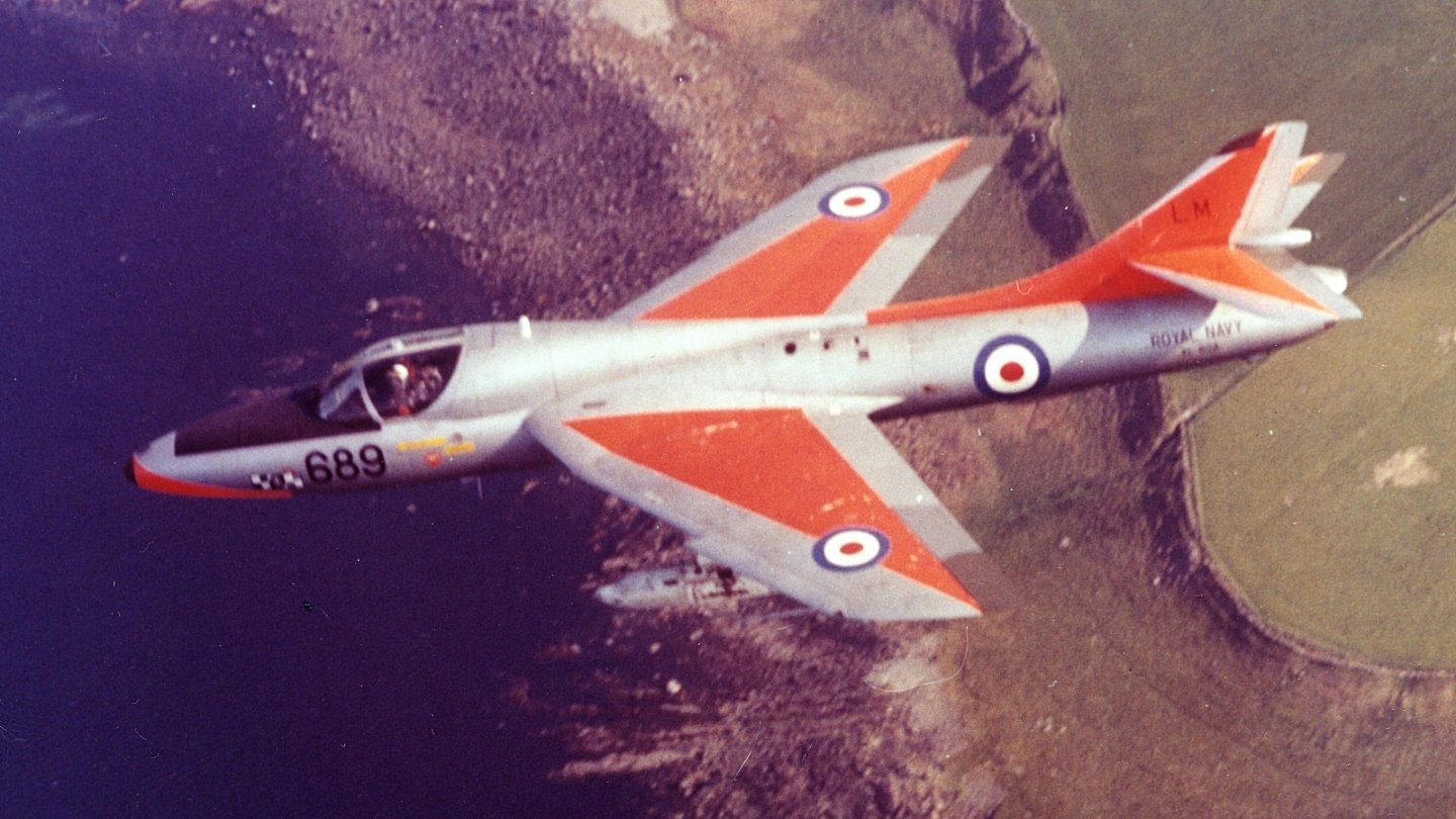 Hunter T Mk.8 RN (XL604) air to air Hunter T Mk.8 RN (XL604) air to air
