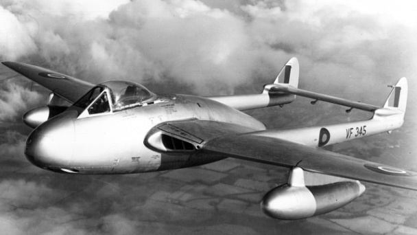 DH100 Vampire F.3 (VF345) Air to air 1949 DH100 Vampire F.3 (VF345) Air to air 1949