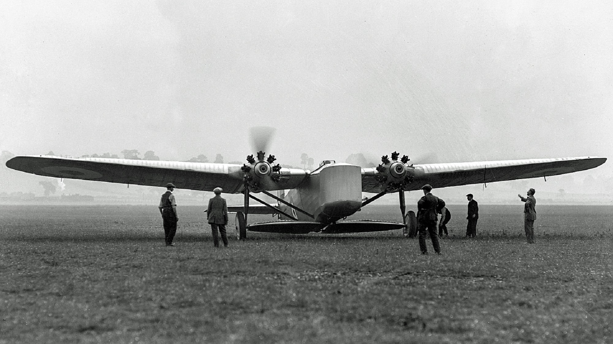 Bristol 95 Bagshot J7767 frontal ground Bristol 95 Bagshot J7767 frontal ground