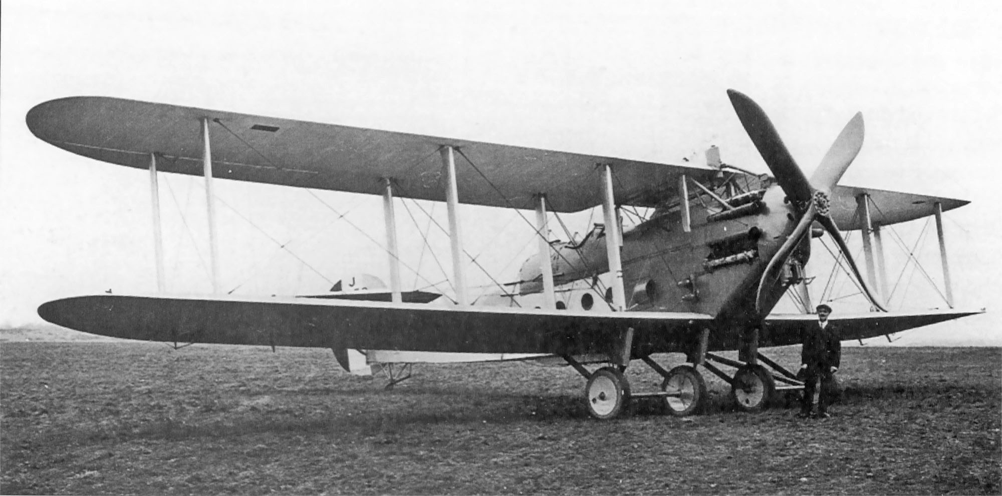Avro 549 Aldershot II J6852 Cub engine ground Avro 549 Aldershot II J6852 Cub engine ground