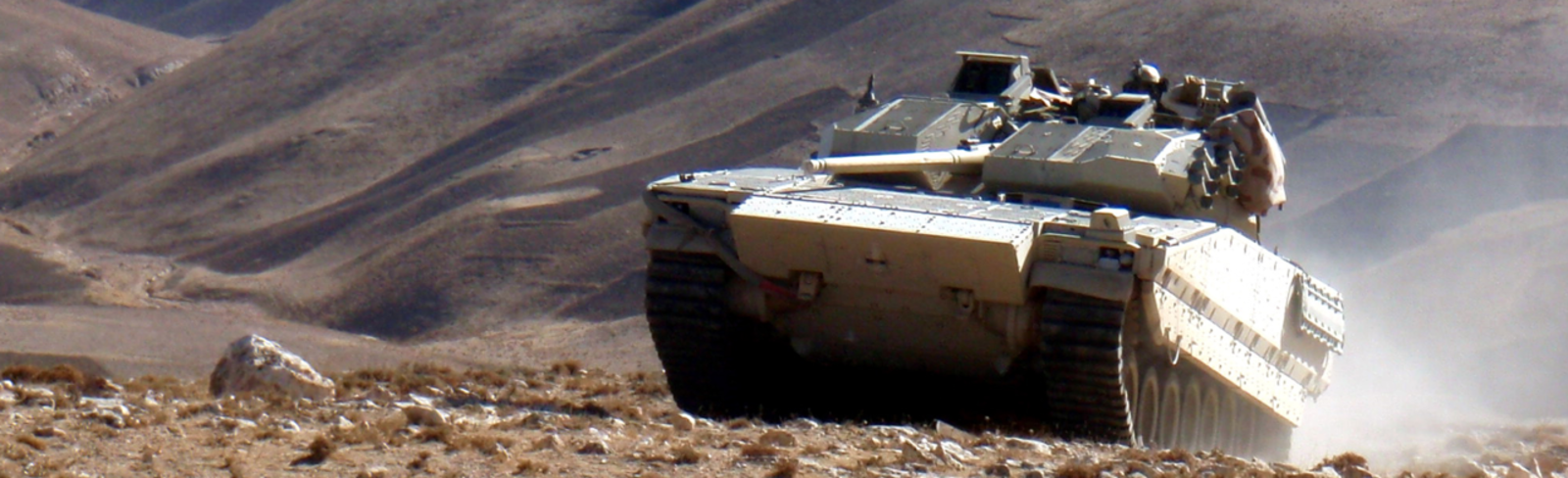 CV90 Vehicle climbs sandy hill