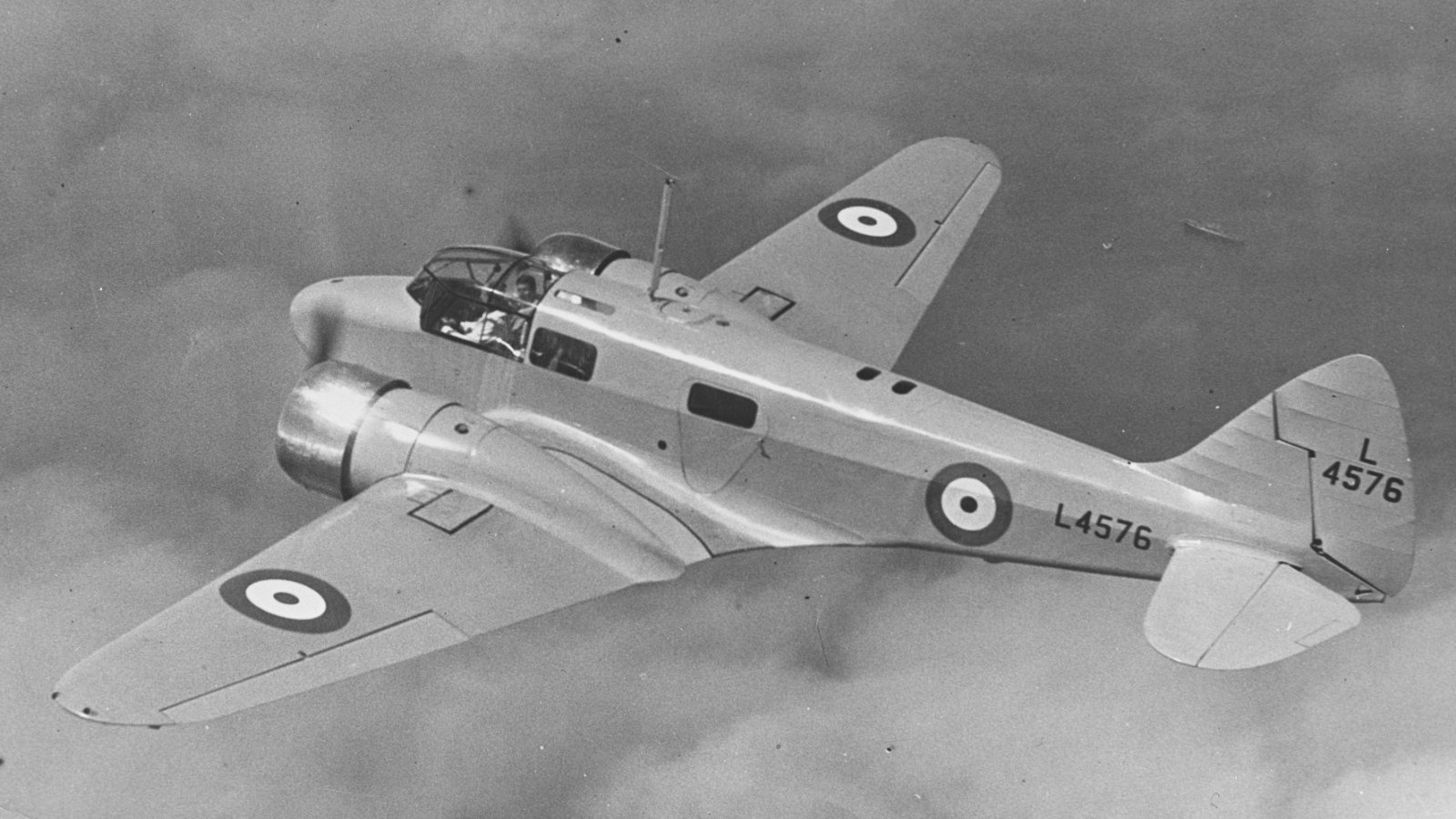 Airspeed Oxford L4576 RAF 1938 - Image - Flight, Neg No 16035 Airspeed Oxford L4576 RAF 1938 - Image - Flight, Neg No 16035